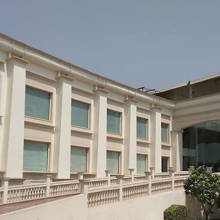 Udman Hotels And Resorts By Ferns N Petals Neu-Delhi Exterior foto